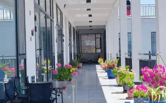 Nalati Qinyuanju Homestay