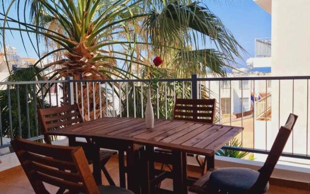 Sea view one bed apartment with pool in Peyia B7