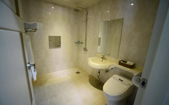 U Castle Hotel