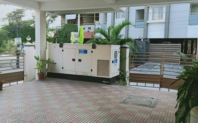 R Hotel - Manapakkam