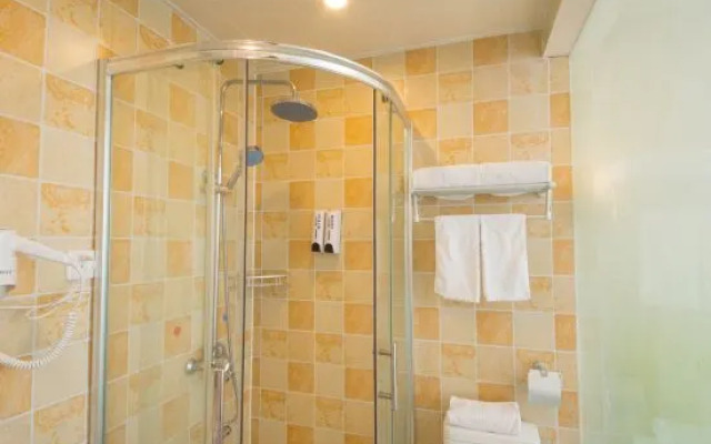 Elan Hotel (Taizhou Golden Eagle Pozi Street)