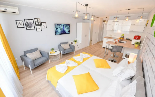 Candy Studio - Cismigiu Gardens - Quiet Room - Open Kitchen -smart Tv