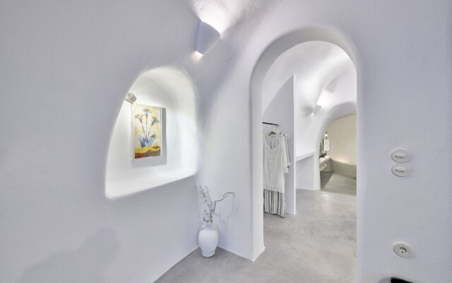 Cave Suite Oia