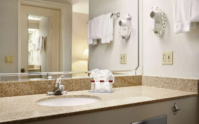 Ramada by Wyndham Costa Mesa/Newport Beach