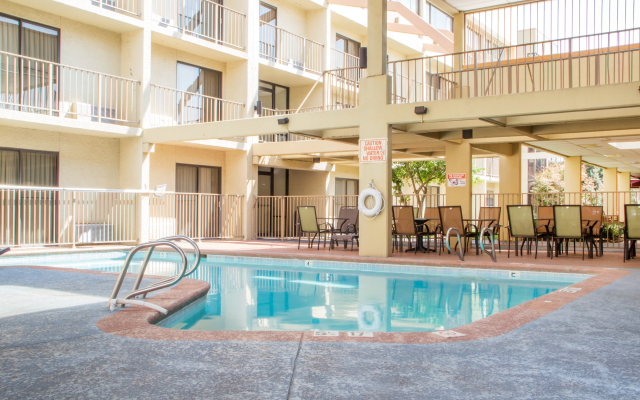 Econo Lodge Broken Arrow - Tulsa