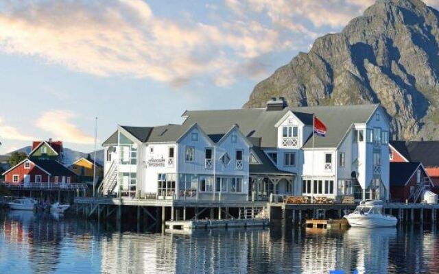 Henningsvaer Bryggehotell By Classic Norway Hotels