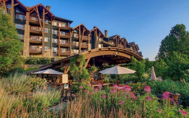 Grand Cascades Lodge
