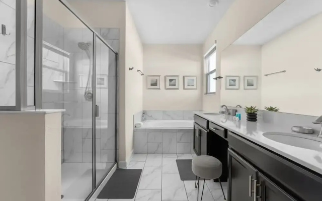 Exclusive Luxe Single Family 6 BR Sl2765