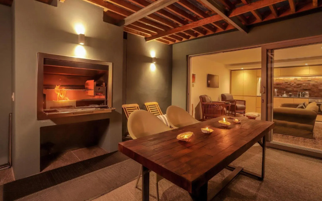 17 Marine Hermanus, Apartment 103 with private Hot Tub