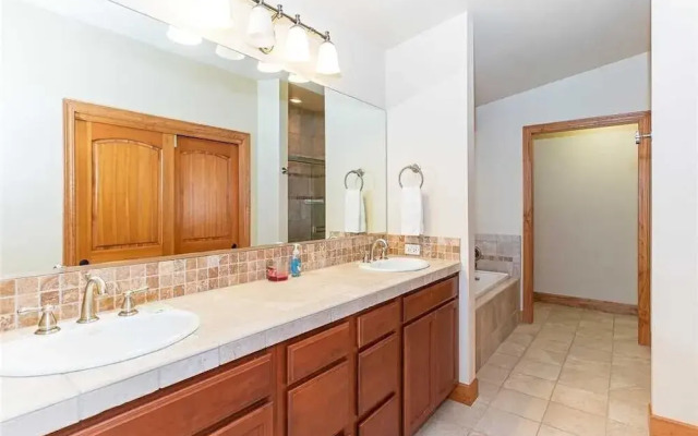 Perfect Fit 4 Br home by RedAwning