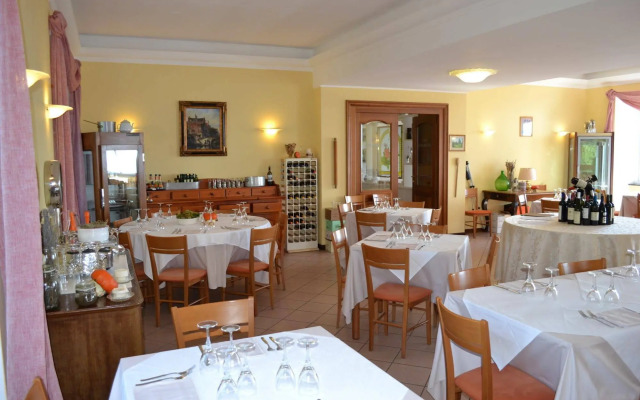 Hotel Ristorante Montallegro