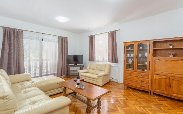 Stunning Apartment in Malinska With Wifi and 2 Bedrooms