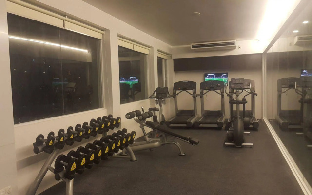 Clover Suites Royal Lake Yangon