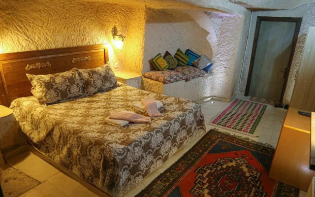 Uchisar Cave House