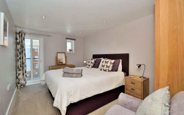 Racecourse Serviced Apartments