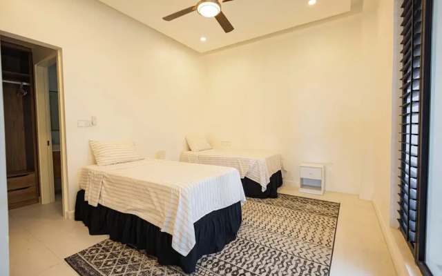 Paradise Bay Great View Luxury 2BR Condo