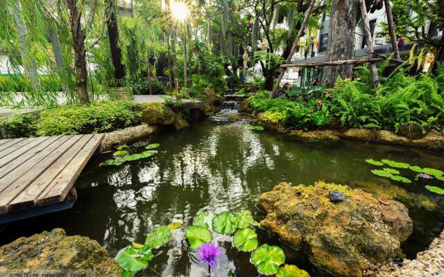 Bangkok Oasis Hotel