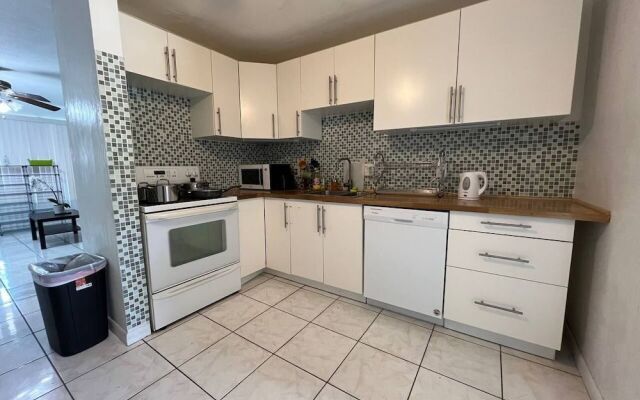 Hallandale Beach Hostel