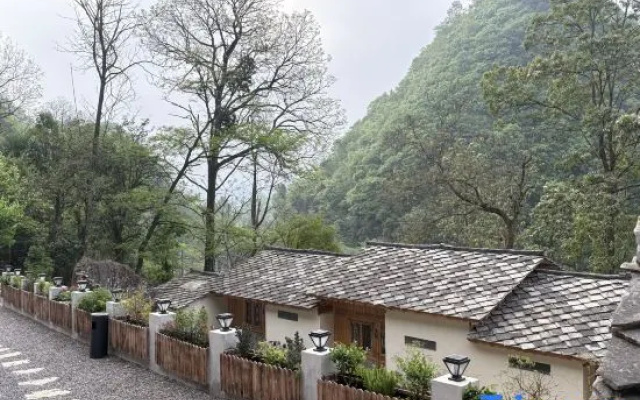 Elegant Inn on the Great Rock – Outside – Anshun
