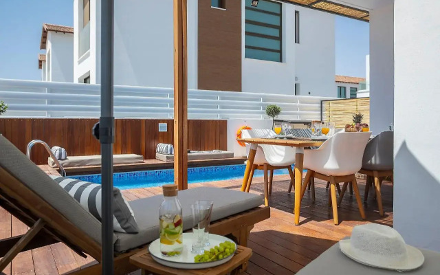 Chris Le Mare Luxury Villa By Louis Hotels