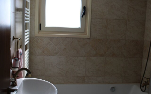 Immaculate 3-bed House in Pentakomo