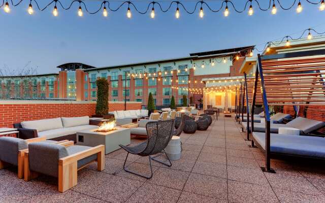 The Chattanoogan Hotel, Curio Collection by Hilton