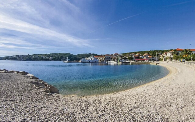 Nice Apartment in Selca With 2 Bedrooms and Wifi