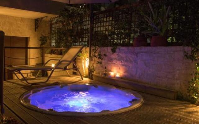Luxury Suites in Panormo