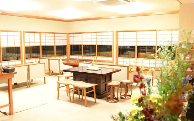 Yugawara Onsen Ashikari Ryokan
