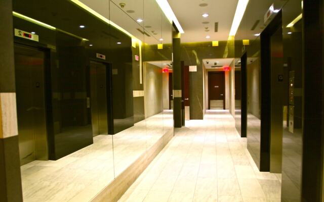 Red Maple Suites Mississauga