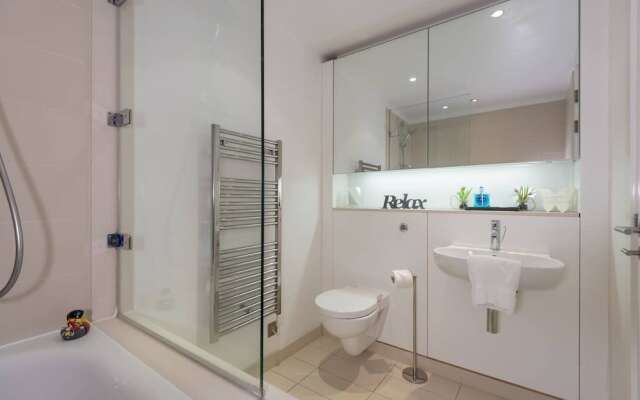 Modern Yet Homely Quartermile Apartment With Elevator