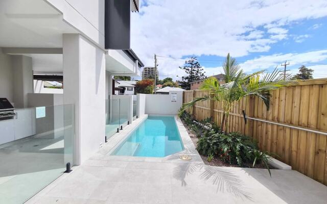 Modern 2 BR with Private Pool and Garden