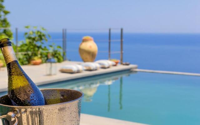 Villa Battiato . Home n Pool