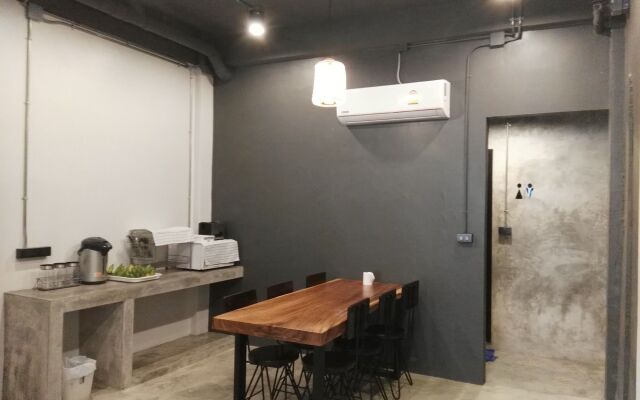 Ekanek Hostel Bangkok - Adults Only