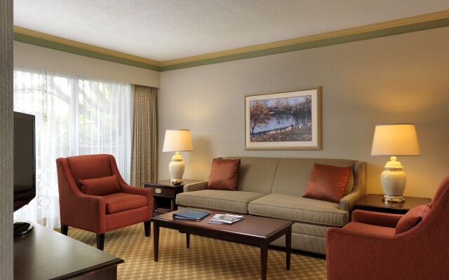 Royal Scot Hotel & Suites