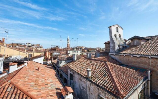 Ca' Fenice, charming apartment in San Marco, sleep 7