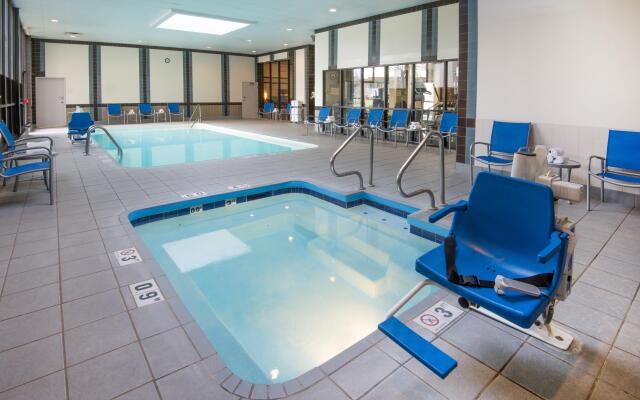 Holiday Inn Hotel & Suites Cincinnati - Eastgate by IHG
