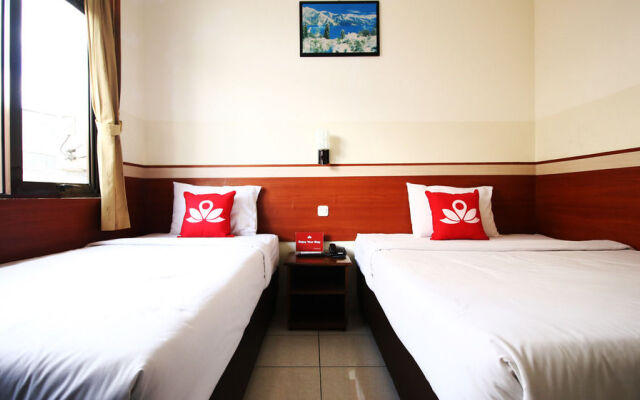 ZEN Rooms Near Airport Wastukencana