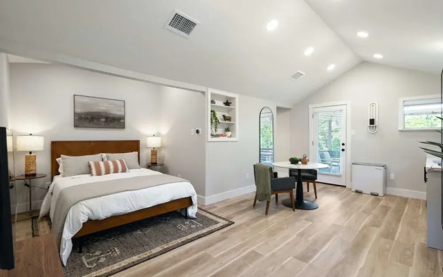 3 Separate Homes Walkable to Soco