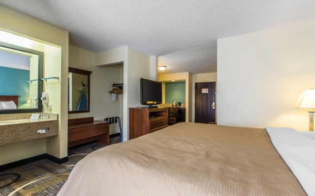 Quality Inn & Suites Memphis East