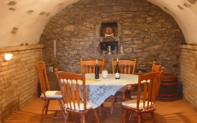 Vintage Pince-Présház