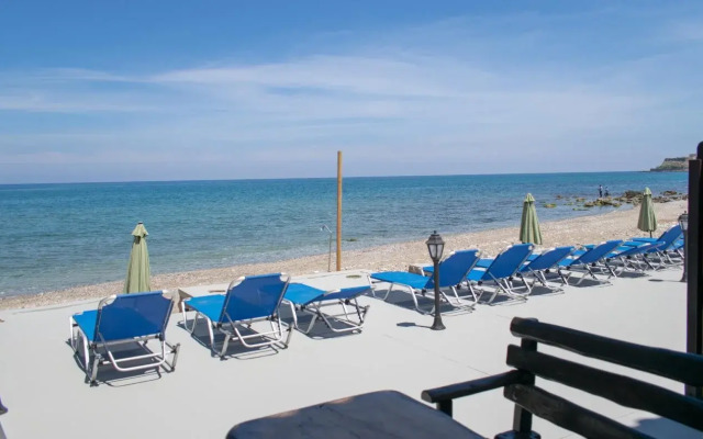 Volakas Beachfront Suites
