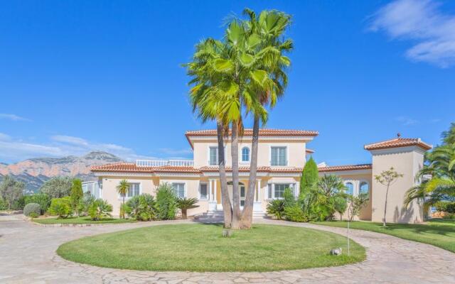Villa Tarradolas