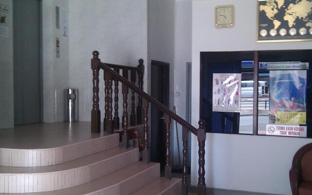 Wah May Hotel