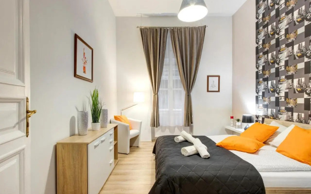 Standard Apartment by Hi5 - Weiner Leo