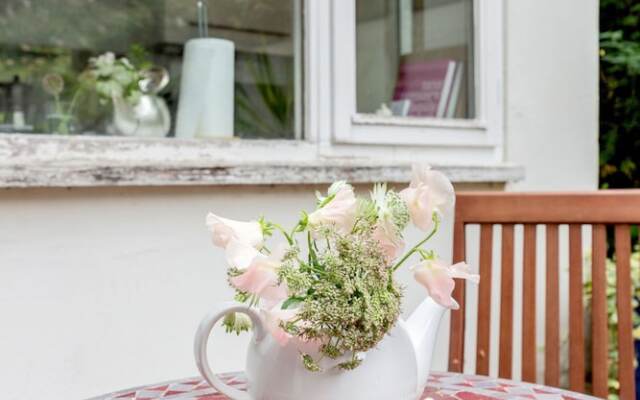 Modern Holland Park apartment