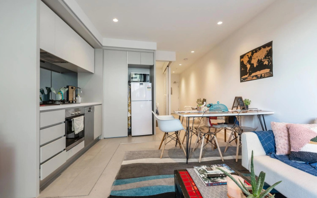 Luxurious Riverside Resort Style Apartment☆Pool☆Spa☆Gym☆Rooftop With City Views – Guest Rooms – Melbourne