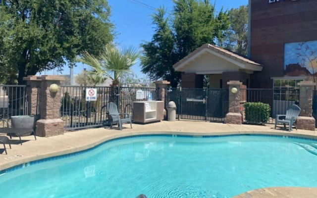 La Quinta Inn & Suites by Wyndham Tempe University / Phoenix