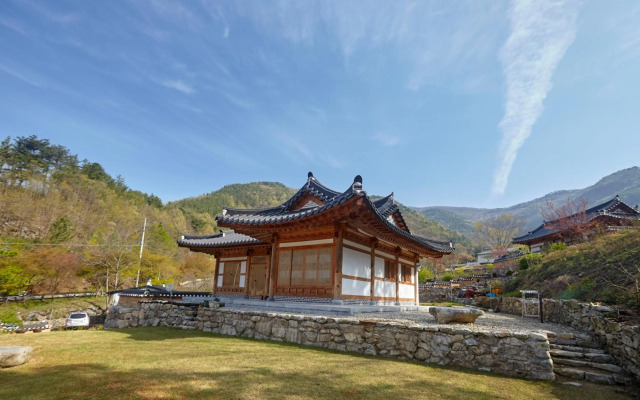Wanju Hanok Pension Hyurim