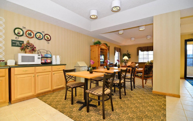 Peach State Inn & Suites